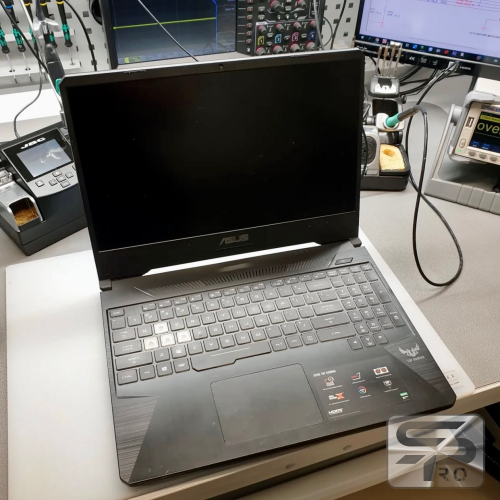 Asus TUF Gaming не включается черный экран